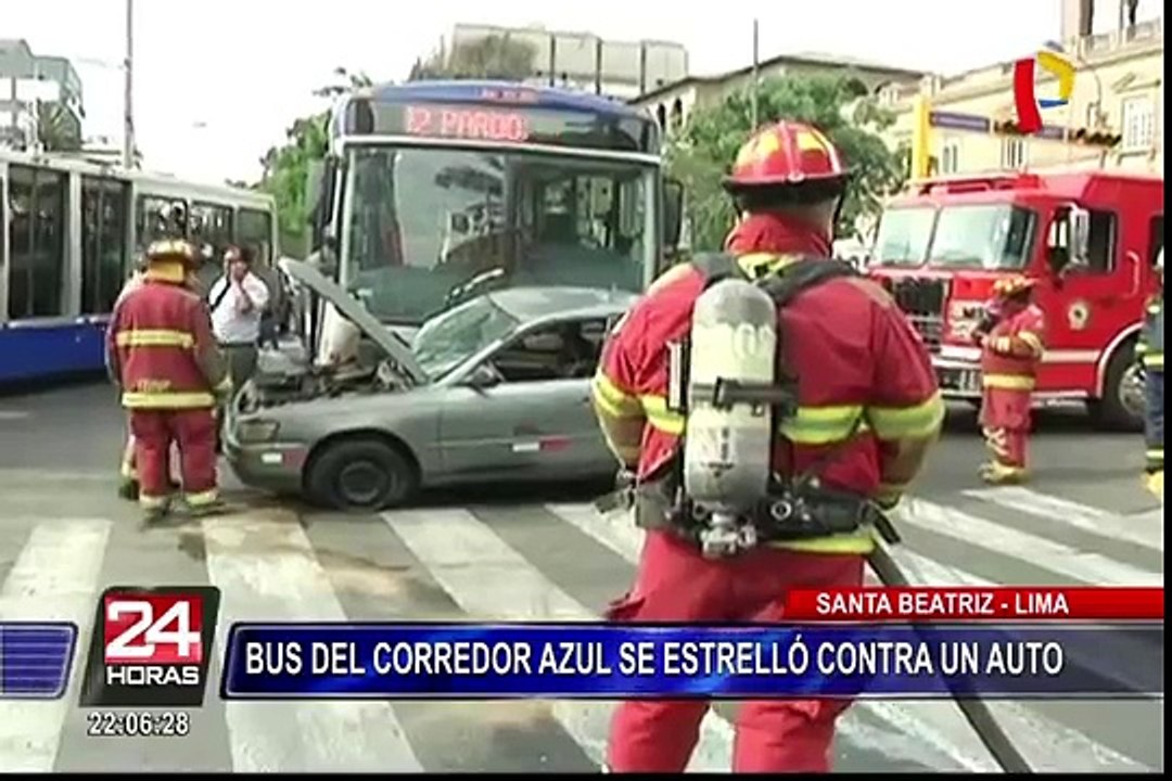 Bus del corredor azul protagoniza accidente de tránsito - Vídeo Dailymotion