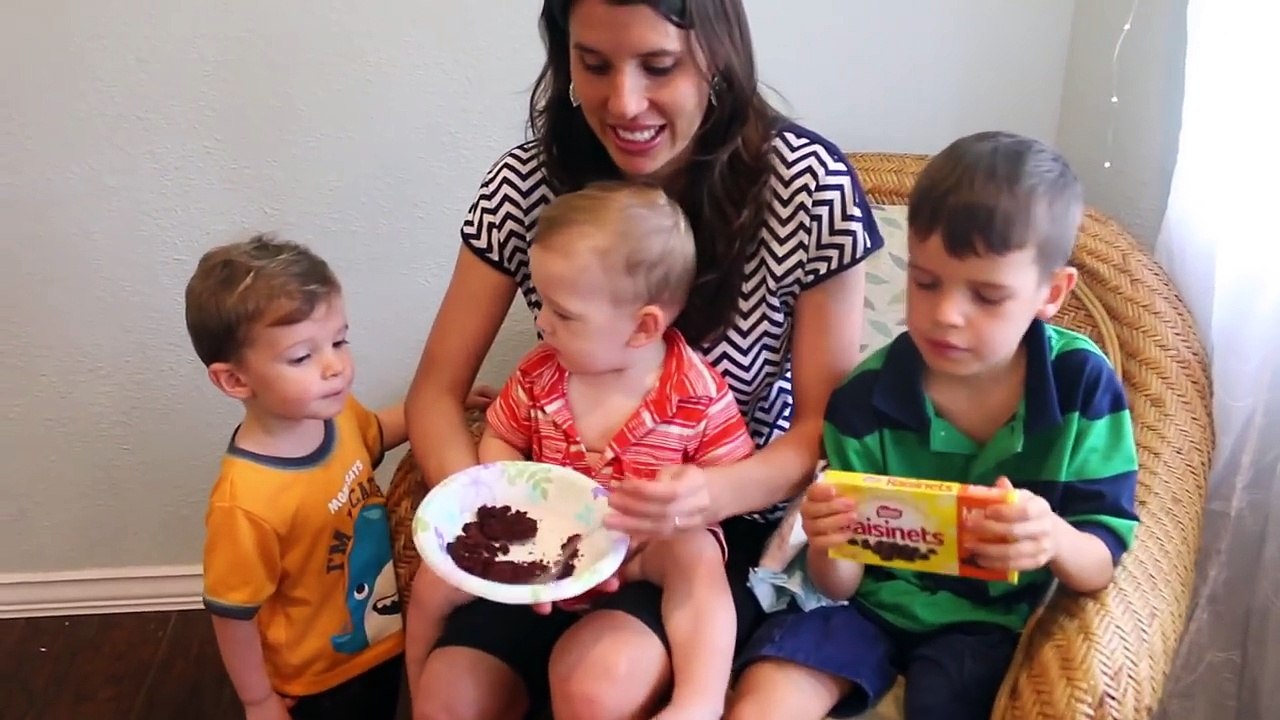 FUNNY PRANKS! FOOD PRANK GROSS School Lunch Snack PRANK KIDS April Fools Joke Spicy Fruit By The Foot Snacks