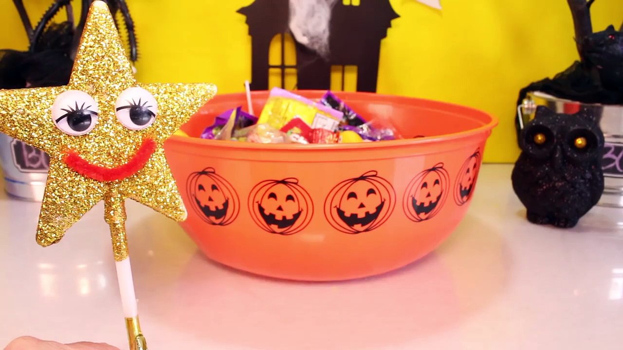 PJ Masks HALLOWEEN GAME Guess Who Trick or Treat Surprise Toys Candy Games for Kids