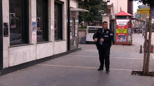 Bankanın içerisinde polise yakalanan şahıs ‘uyumak için girdim' dedi