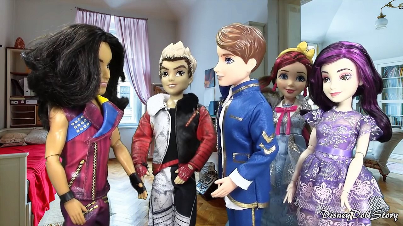 Evil Evie Kidnaps Jay - Part 8 - Mal and Ben are Married Descendants Disney