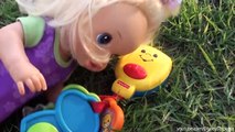 Babá Bia Bagunça e Bebe Bela Vídeos Boneca Baby Alive em Portugues | DisneySurpresa