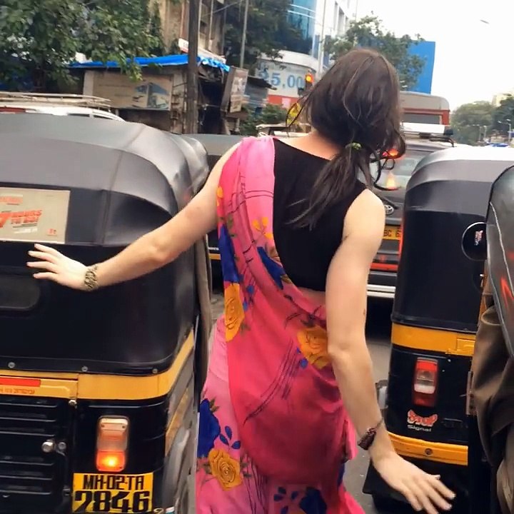 Blessing from Foreign Hijra  - 2 Foreigners In Bollywood