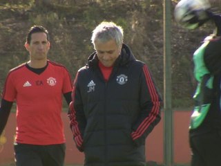 下载视频: Mourinho hits back at pundits who 'couldn't resolve problems' as managers