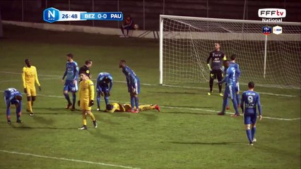 Suite à un contact dans les airs, GUILAVOGUI reste au sol.