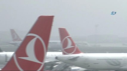 İstanbul’da hava ulaşımına sis engeli