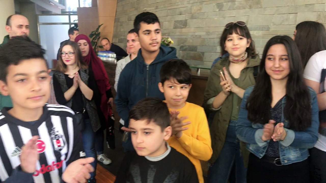 Akhisar Belediyesi Sanat Atölyesi Çocuk Resim sergisi açıldı