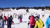 Uludağ'da güneşli havada kayak keyfi - BURSA
