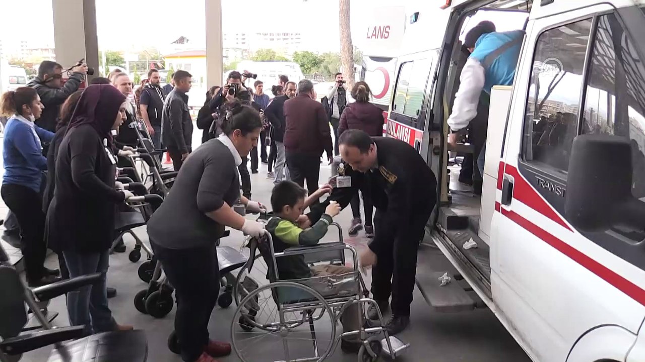 Gıda zehirlenmesi şüphesiyle 80 öğrenci hastaneye kaldırıldı - AYDIN