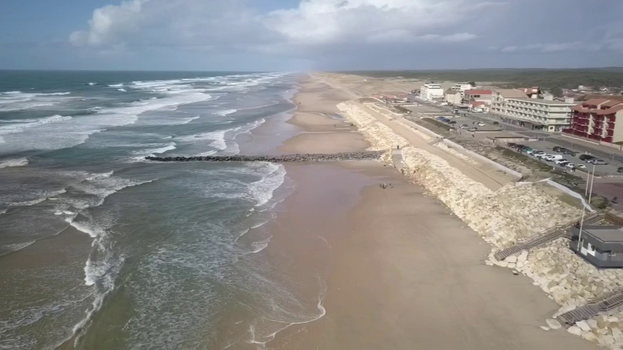 Sur le littoral atlantique, tempête après tempête, l'érosion menace de plus en plus les habitations