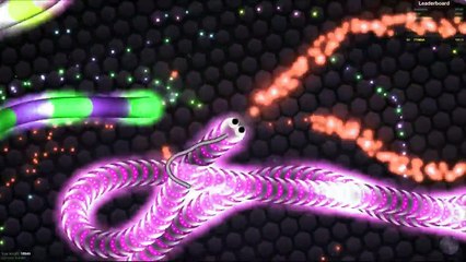 Slither.io CRAZY INVINCIBLE SNAKE vs 68000 SNAKES / EPIC TROLLING MOMENTS