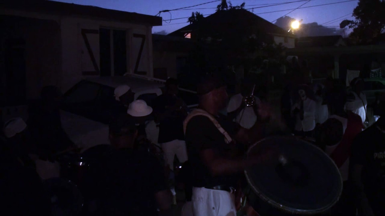 Pirouli Band a Cafe Baie Mahault Blanc Noir 27 02 2018