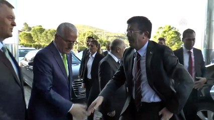 Ekonomi Bakanı Zeybekci, 'Eğitim Sevdalısı Tüm Hayırseverlerimize Minnettarız' konulu toplantıya katıldı - DENİZLİ