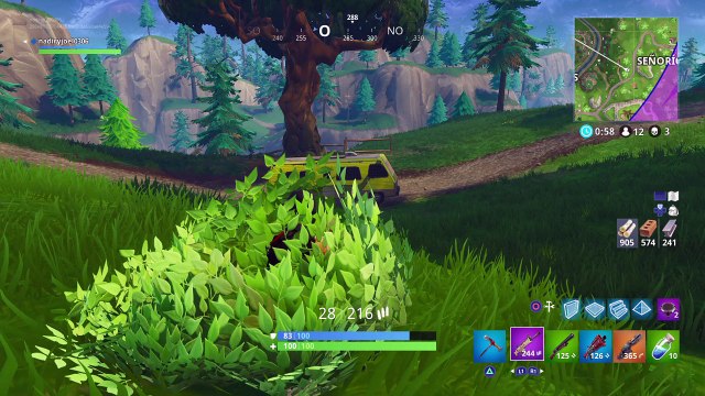 Cuando tienes miedo que se te acabe la bateria y te escondes en un arbusto