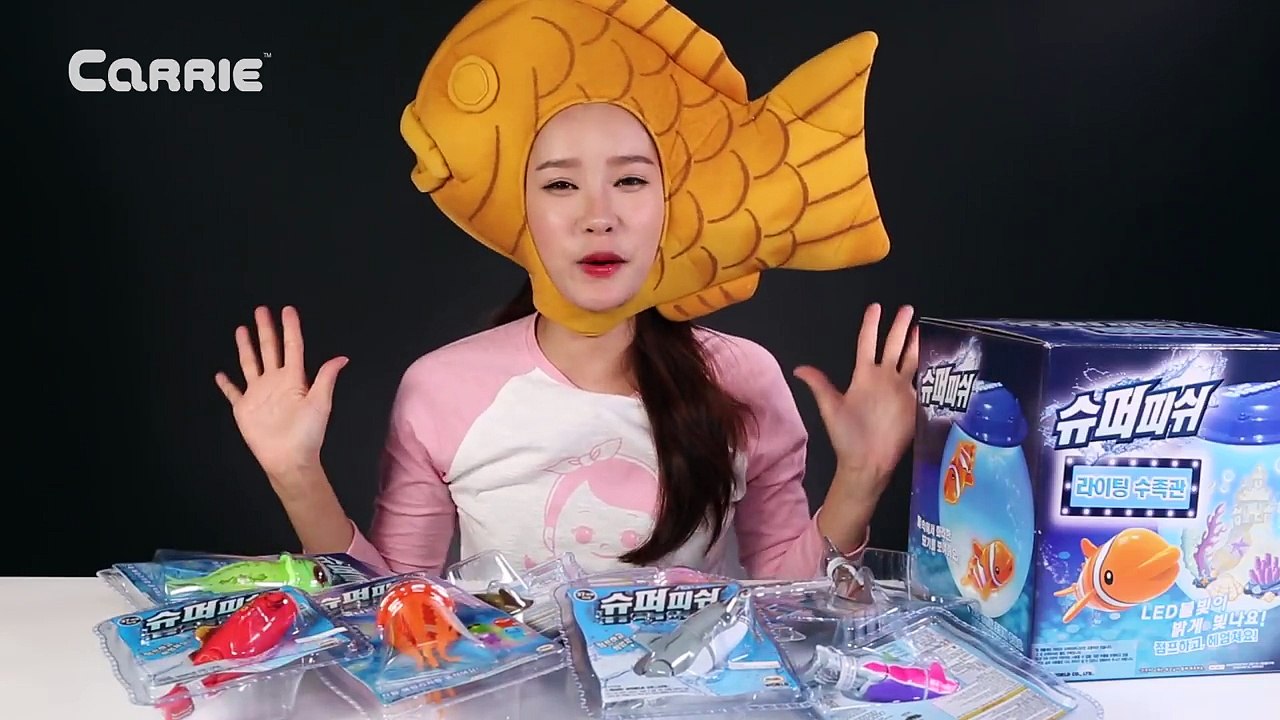 캐리의 슈퍼피쉬 라이팅 수족관 꾸미기 놀이 | CarrieAndToys