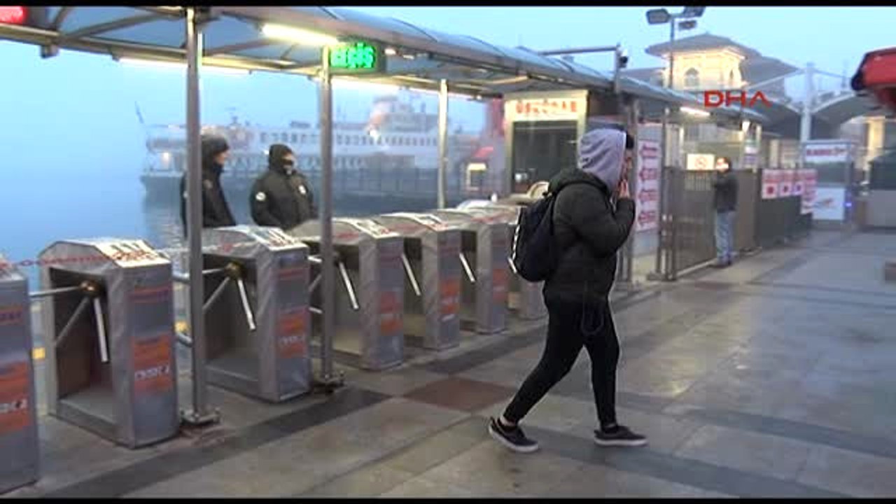 İstanbul'da Deniz Ulaşımına Sis Engeli Devam Ediyor