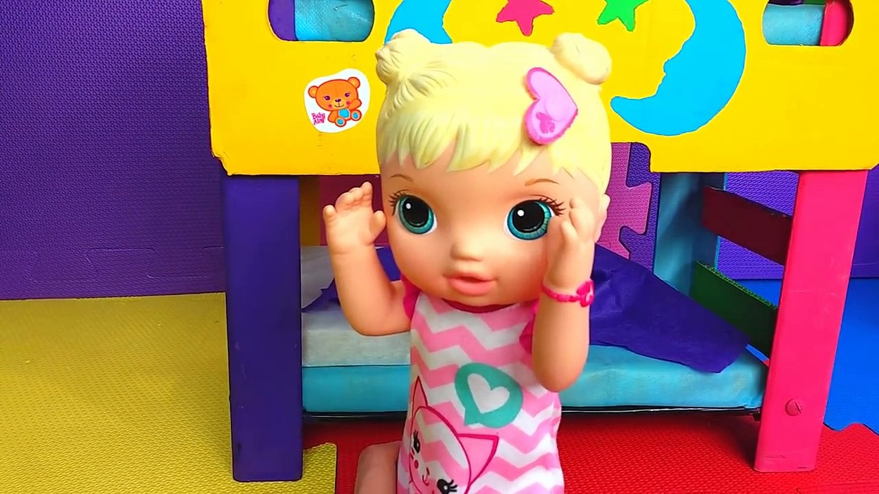 BABY ALIVE - ROTINA DA MANHÃ DA MINHA BONECA DORINHA! Peter Toys