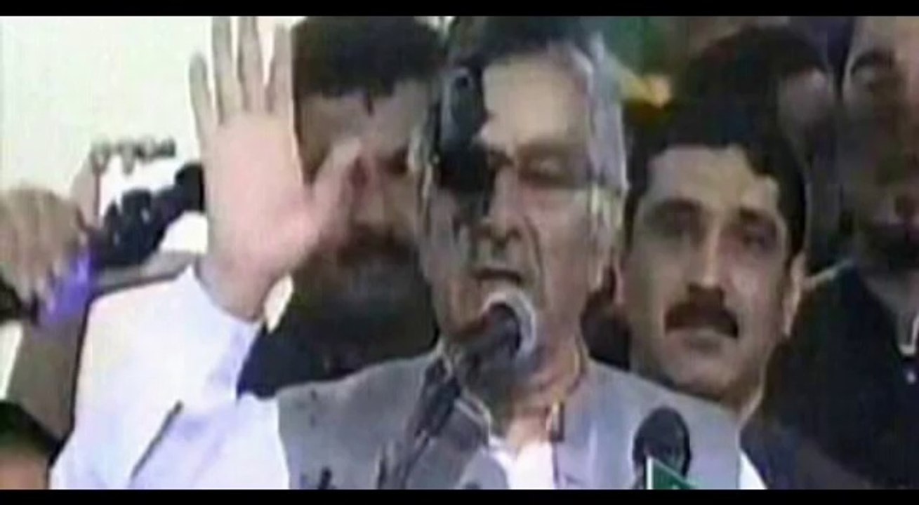 Black Ink Thrown On Khwaja Asif During Speech
