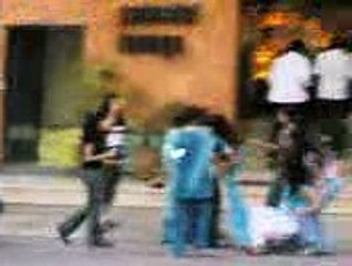 GIRLS FIGHT IN PUBLIC LEATEST VIDEO