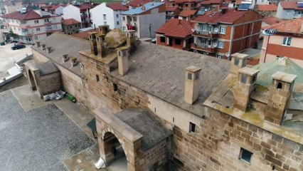 2. Murat'ın yaptırdığı 665 yıllık kervansaray halen ayakta