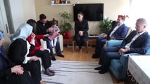 Sivas Bakan Sarıeroğlu'ndan, Afrin Gazisine Ziyaret-Hd