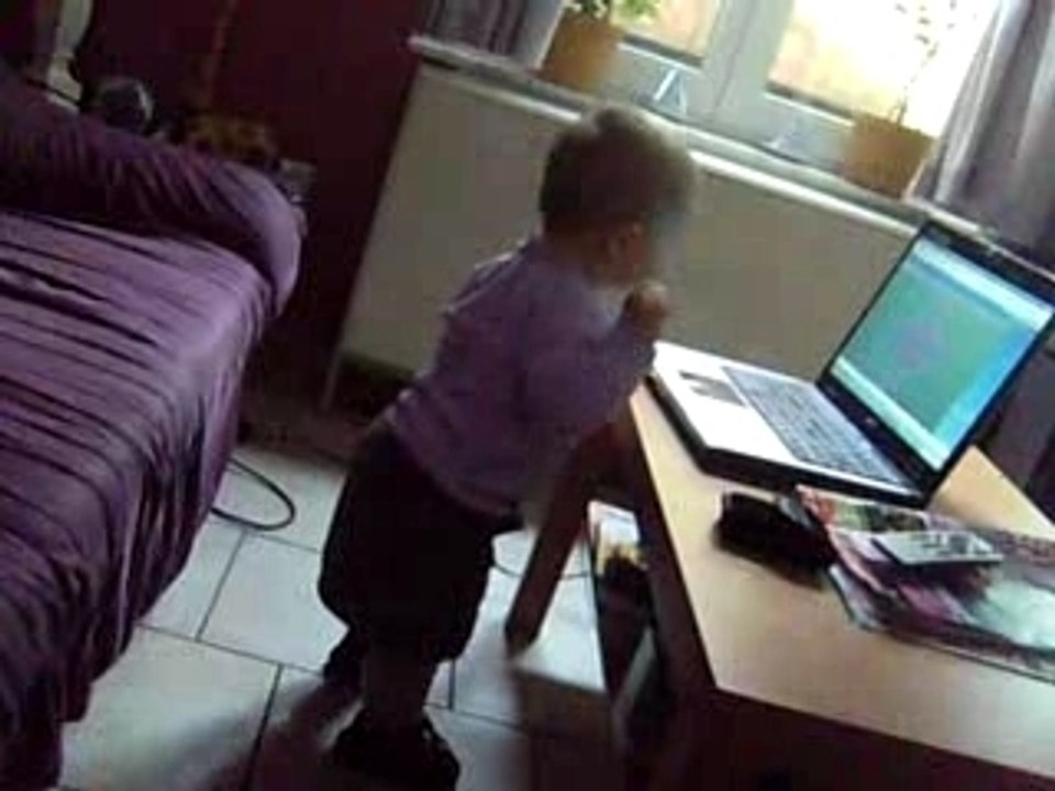 CLIP1044