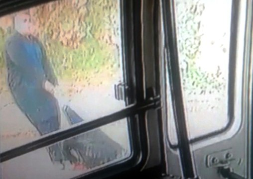 Cinsel Organını Kesip Öldürdü! Katilin, Cesedi Dereye Sürüklediği Anlar Minibüs Kamerasında