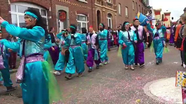 Découvrez plusieurs chars du carnaval de Welkenraedt ainsi que l'ambiance festive!