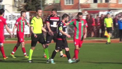 Amatör ligde saha içi ve dışı karıştı