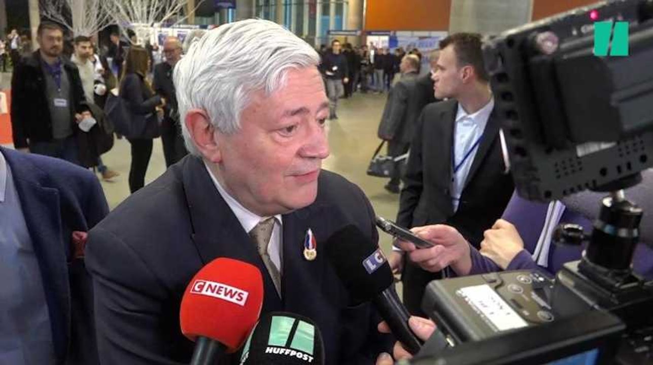 "Rassemblement national": Ni contre, ni enthousiastes, le ralliement mou des militants au nouveau nom du FN