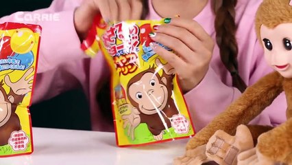 캐리의 원숭이 인형 포푸리스와 조지의 푸딩 간식 만들기 놀이 CarrieAndToys