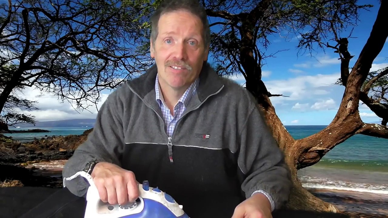 Bügeln am Meer mit Salz in der Luft