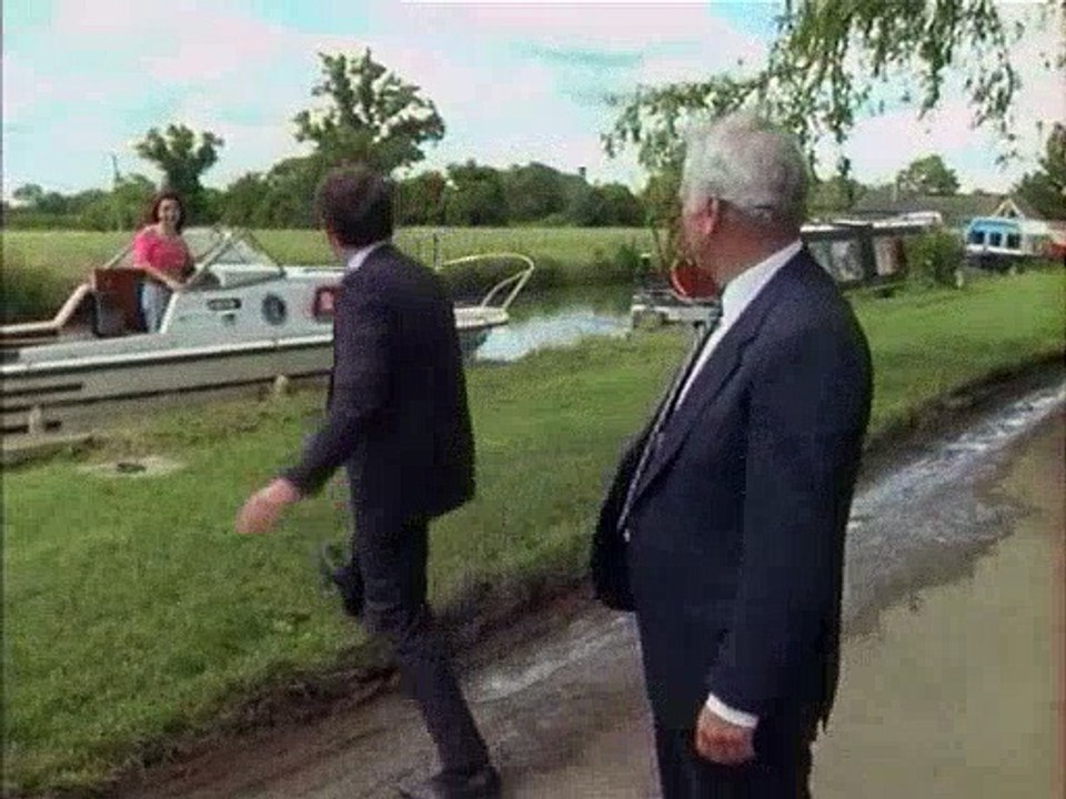 Inspector Morse S03 E02 The Last Enemy part 2/2 Dailymotion Video