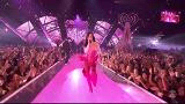 Camila Cabello & Young Thug Perform Havana at iHeartRadio Music Awards