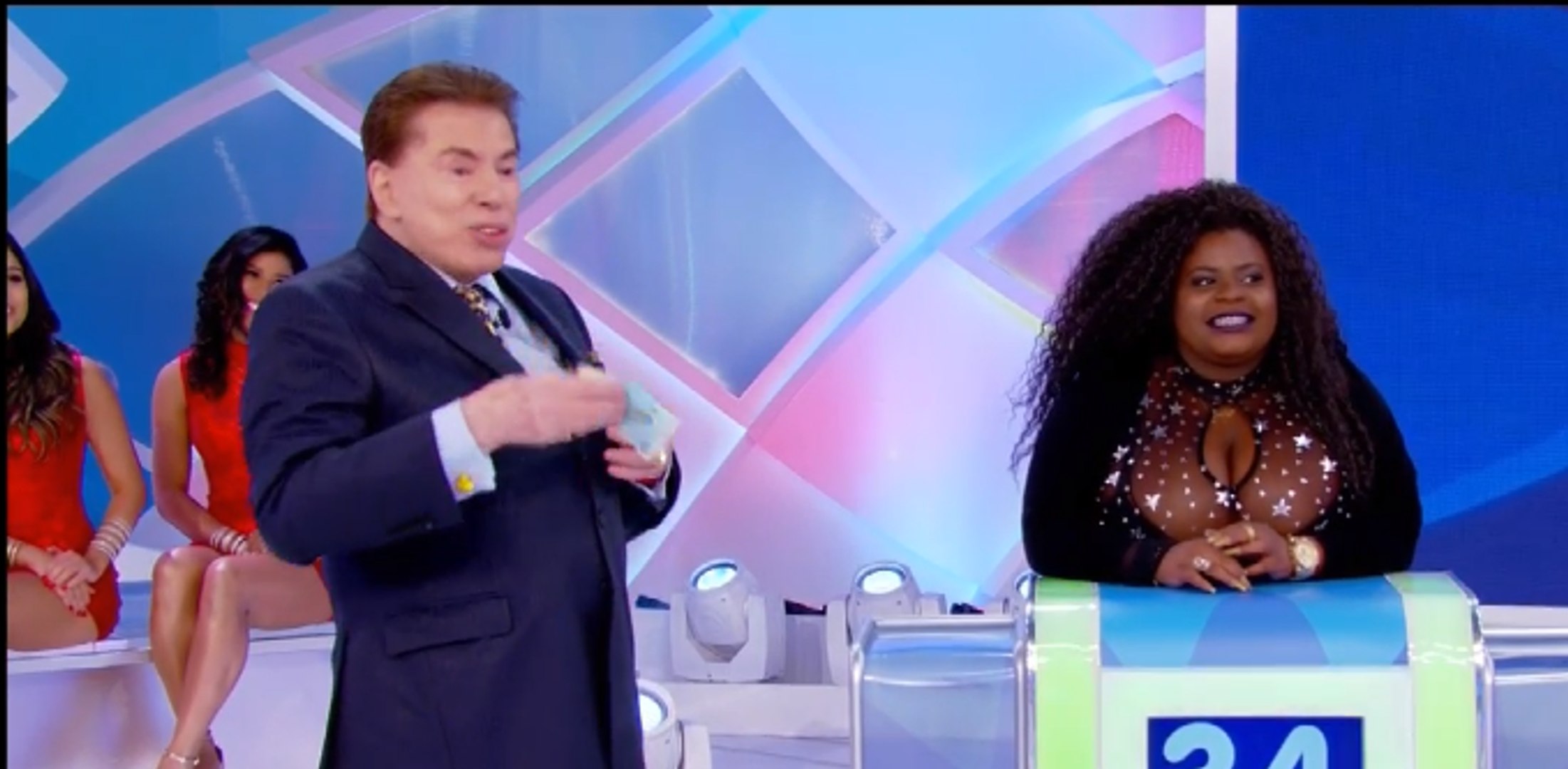 Jogo das 3 Pistas com Jojo Todynho e Gominho | Programa Silvio Santos (11/03/18) (Trecho)