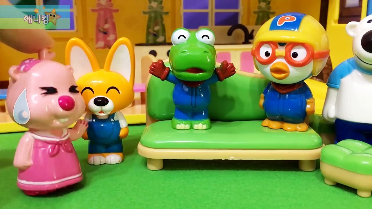 아무도 없는 집에서 나는 쿵.쾅! 소리의 정체는?!!_뽀로로 장난감 애니 상황극 pororo toys animation 애니킹