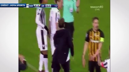 Le président du PAOK descend sur la pelouse avec une arme !