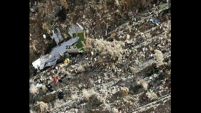 İran’da düşen Türk uçağında bulunan 11 kişinin cesetlerine ulaşıldı