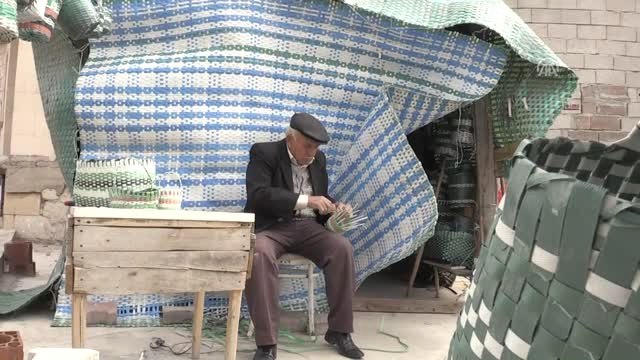 70 Yıldır Sepet Örerek Ekmeğini Kazanıyor