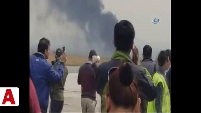 Nepal�de Bangladeş�e ait yolcu uçağı düştü
