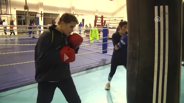 Milli Boksör Esra'nın Hedefi 2020 Olimpiyatları