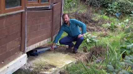 Rize'de altında maden işletmesi olan köy kayıyor