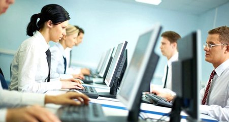 Polonya'da Pazar Günü Çalışmak Yasaklandı, Halk İkiye Bölündü