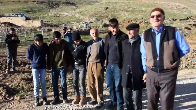 Köylülerin halaylı şebeke sevinci - HAKKARİ