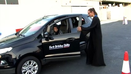 Suudi Arabistanlı Kadınlar Haziran Ayından İtibaren Direksiyon Başına Geçebilecek