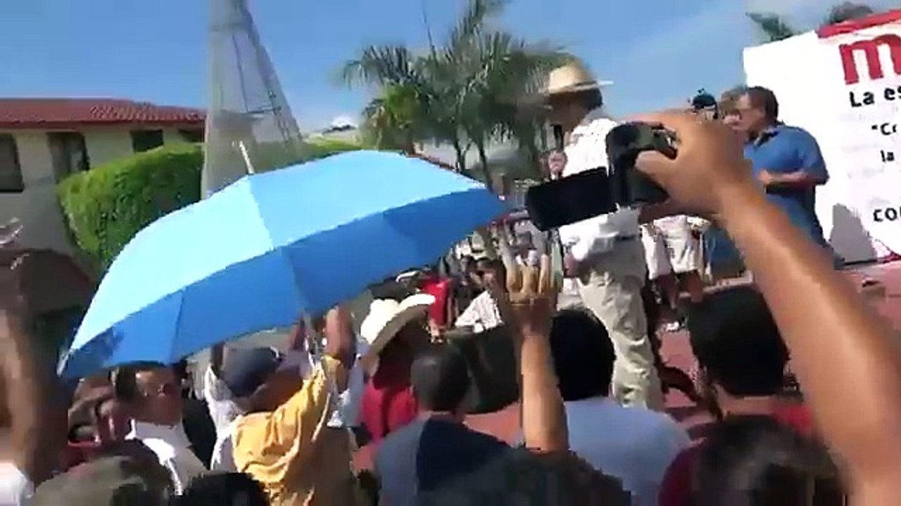 Envían provocadores a mitin de Morena AMLO los pone en su lugar