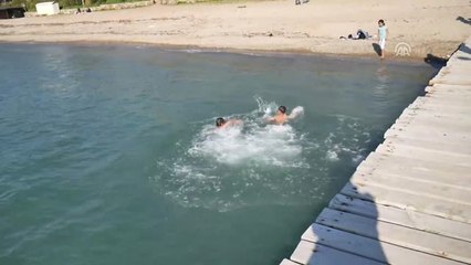 Edremit Körfezi'nde Deniz Sezonu Erken Açıldı