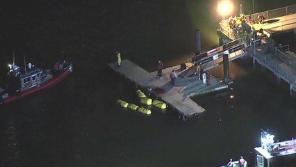 뉴욕서 헬기 강에 추락...승객 5명 사망 / YTN