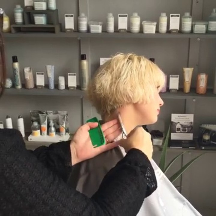 How to: Graduated bob haircut tutorial step by step