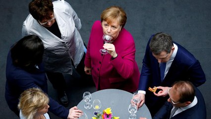 GroKo besiegelt: Weg frei für Merkels vierte Amtszeit